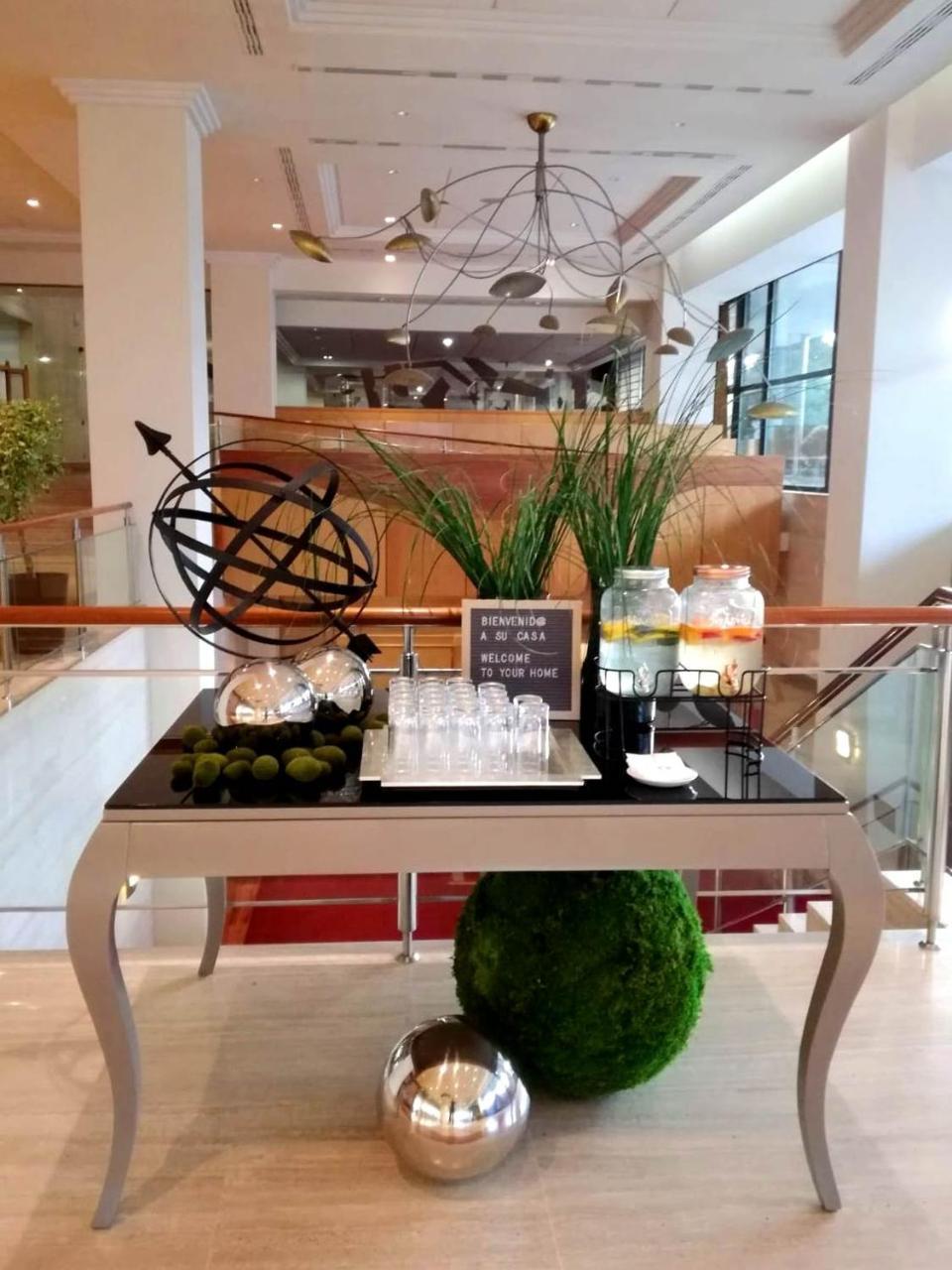 סנטיאגו דה קומפוסטלה Oca Puerta Del Camino Hotel מראה חיצוני תמונה