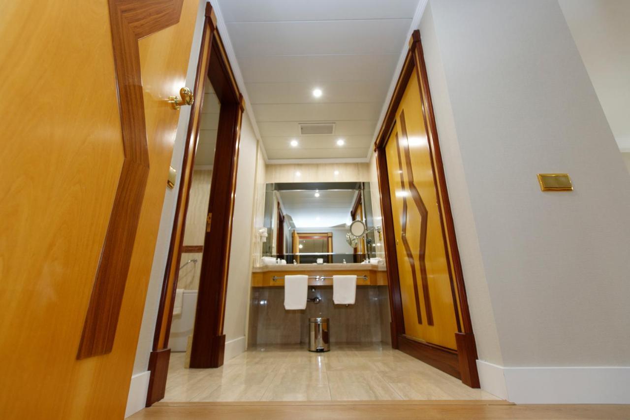 סנטיאגו דה קומפוסטלה Oca Puerta Del Camino Hotel מראה חיצוני תמונה