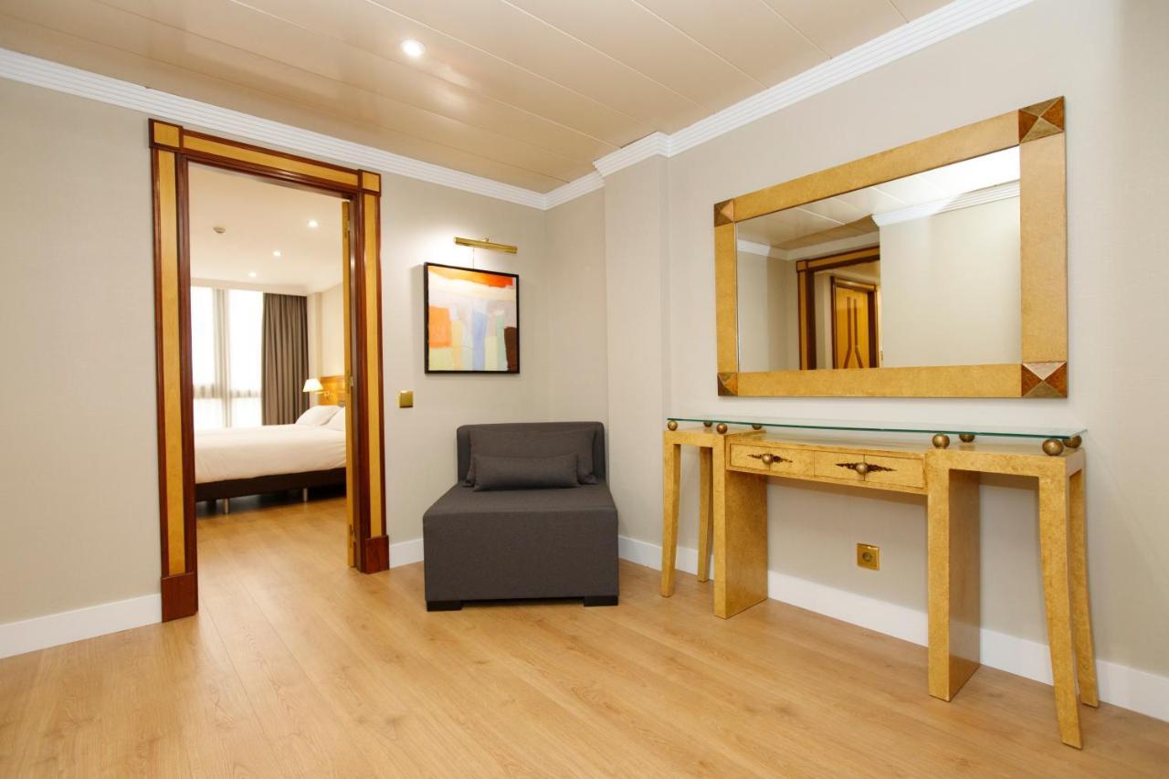 סנטיאגו דה קומפוסטלה Oca Puerta Del Camino Hotel מראה חיצוני תמונה